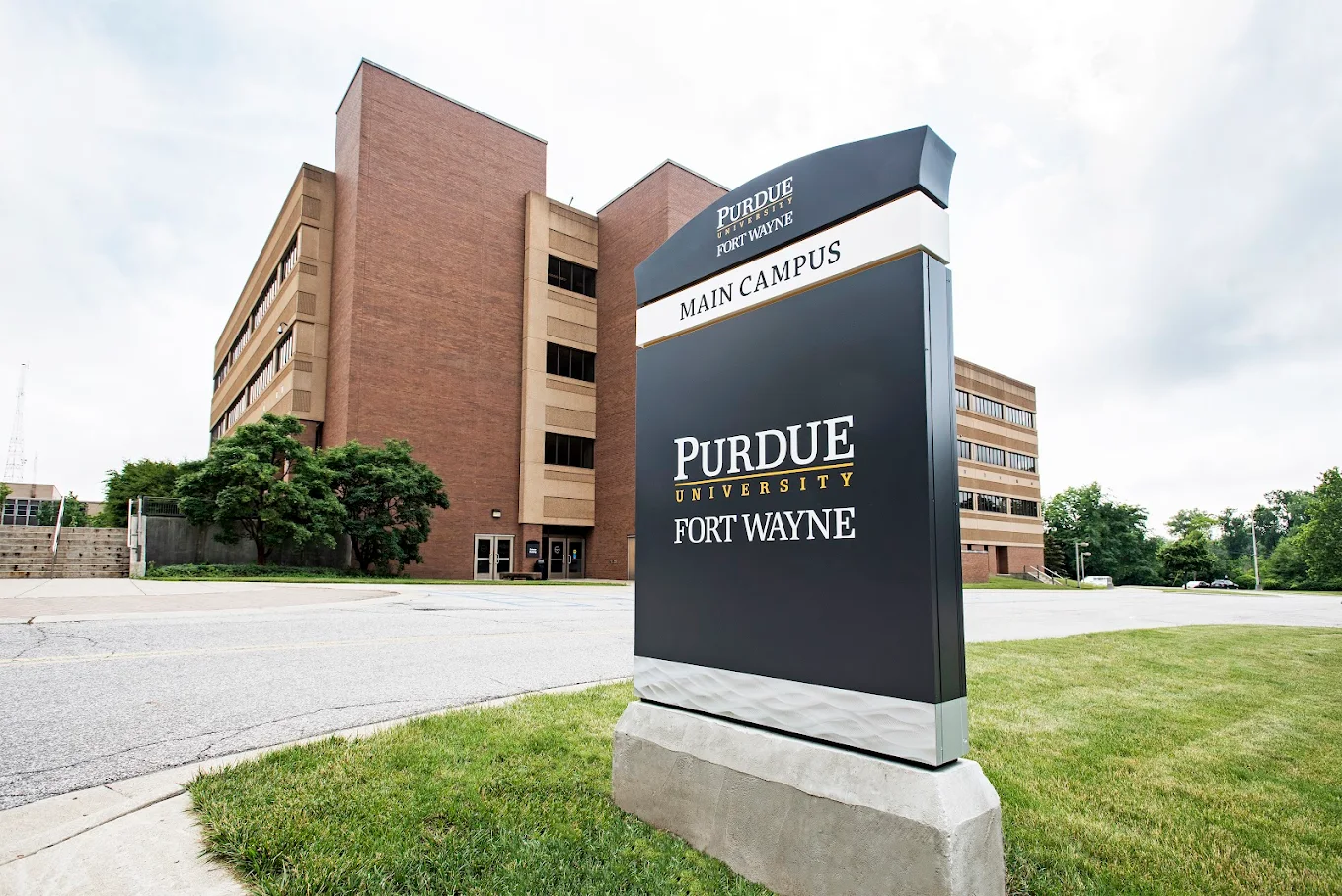 Purdue University Fort Wayne 55-building campus managed with Facilio Connected CMMS