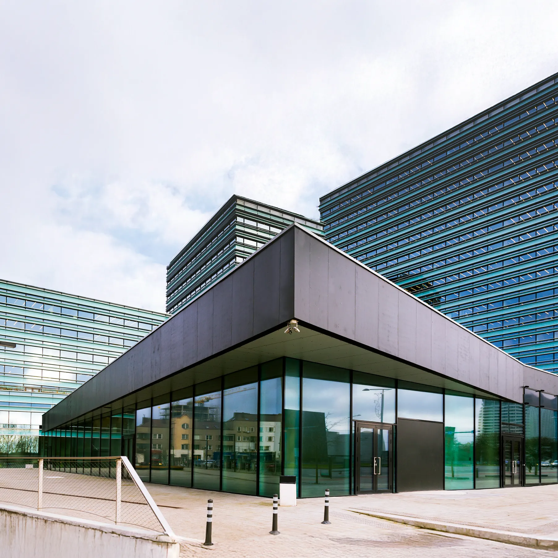 Work order management solution for multi-site facility service delivery and SLAs.